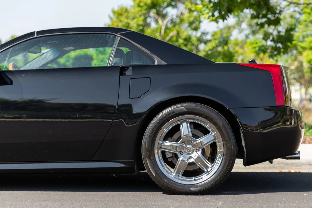 2004 Cadillac XLR - Image 28 of 31