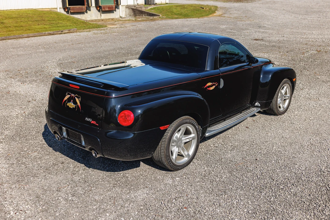 2004 Chevrolet SSR - Image 9 of 31