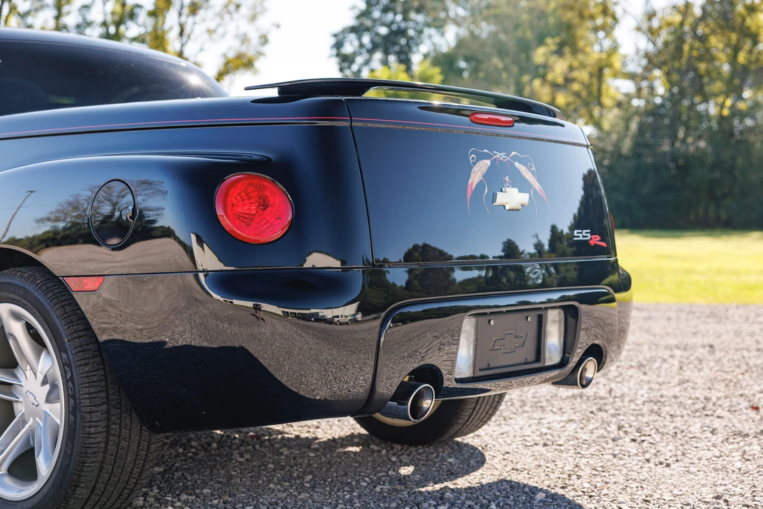 2004 Chevrolet SSR - Image 28 of 31
