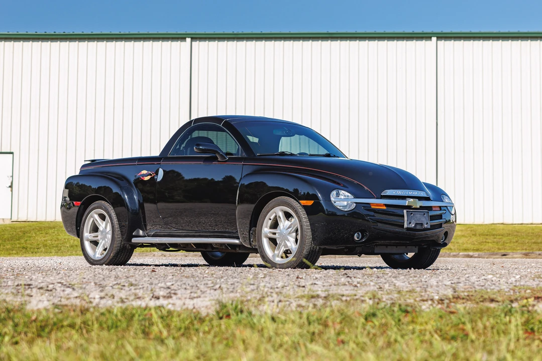 2004 Chevrolet SSR - Image 11 of 31