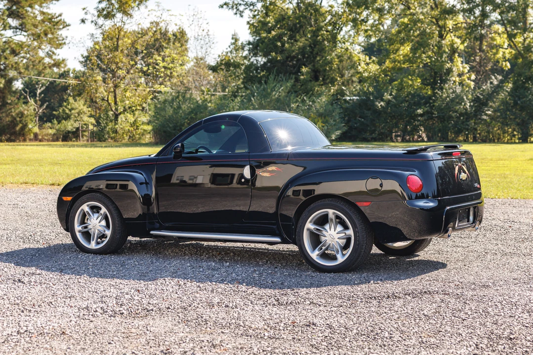 2004 Chevrolet SSR - Image 6 of 31