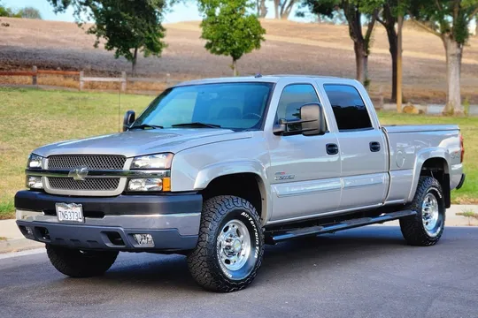 2004 Chevrolet Silverado 2500HD LT Crew Cab Duramax 4×4