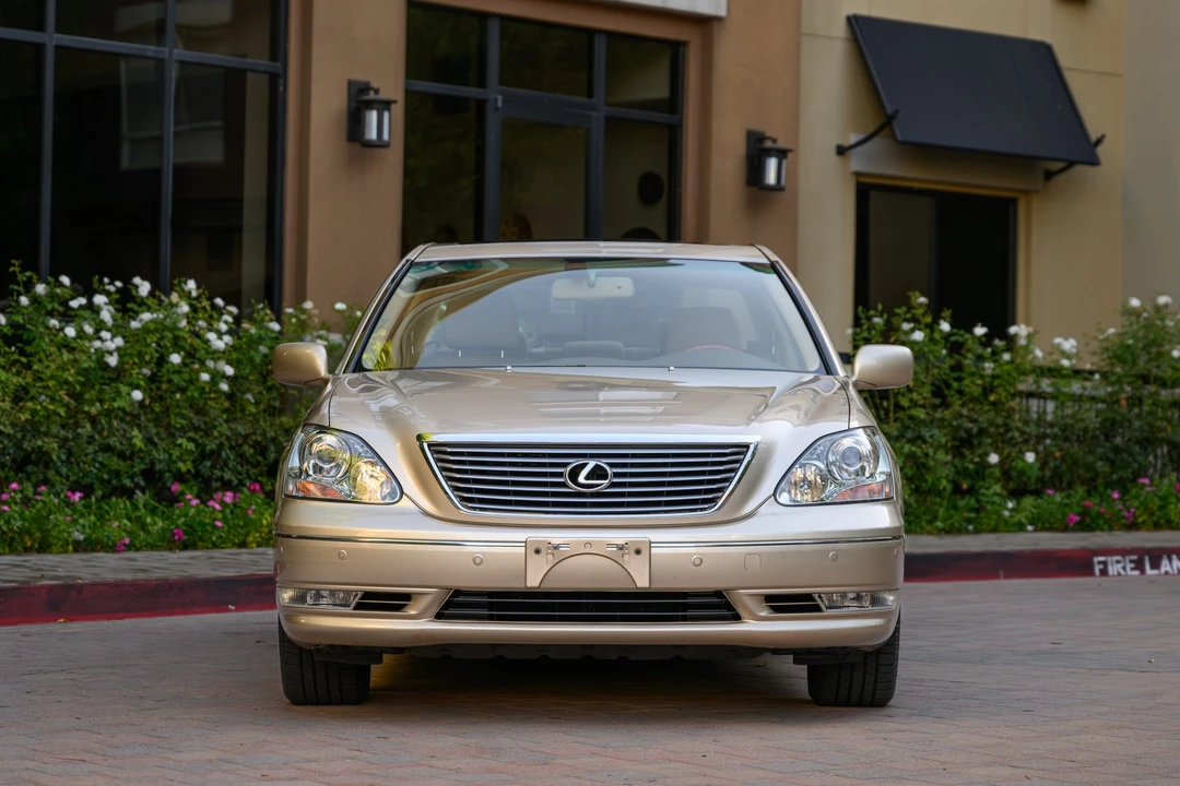 2004 Lexus LS 3rd Gen - Image 5 of 31