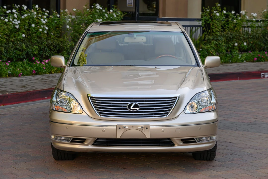 2004 Lexus LS 3rd Gen - Image 7 of 31