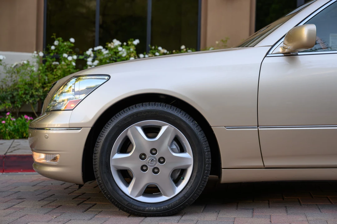 2004 Lexus LS 3rd Gen - Image 24 of 31