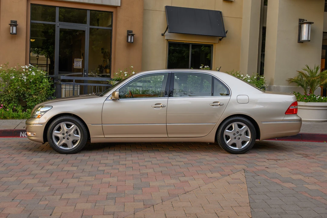 2004 Lexus LS 3rd Gen - Image 20 of 31