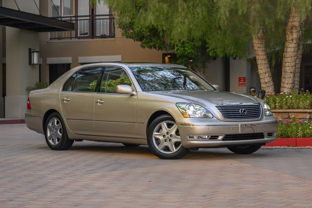 2004 Lexus LS 3rd Gen - Image 11 of 31