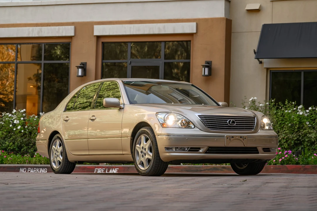 2004 Lexus LS 3rd Gen - Image 9 of 31