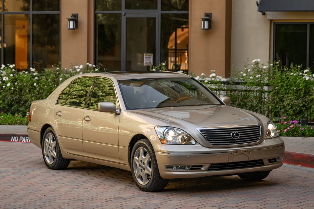 2004 Lexus LS 3rd Gen - Image 10 of 31