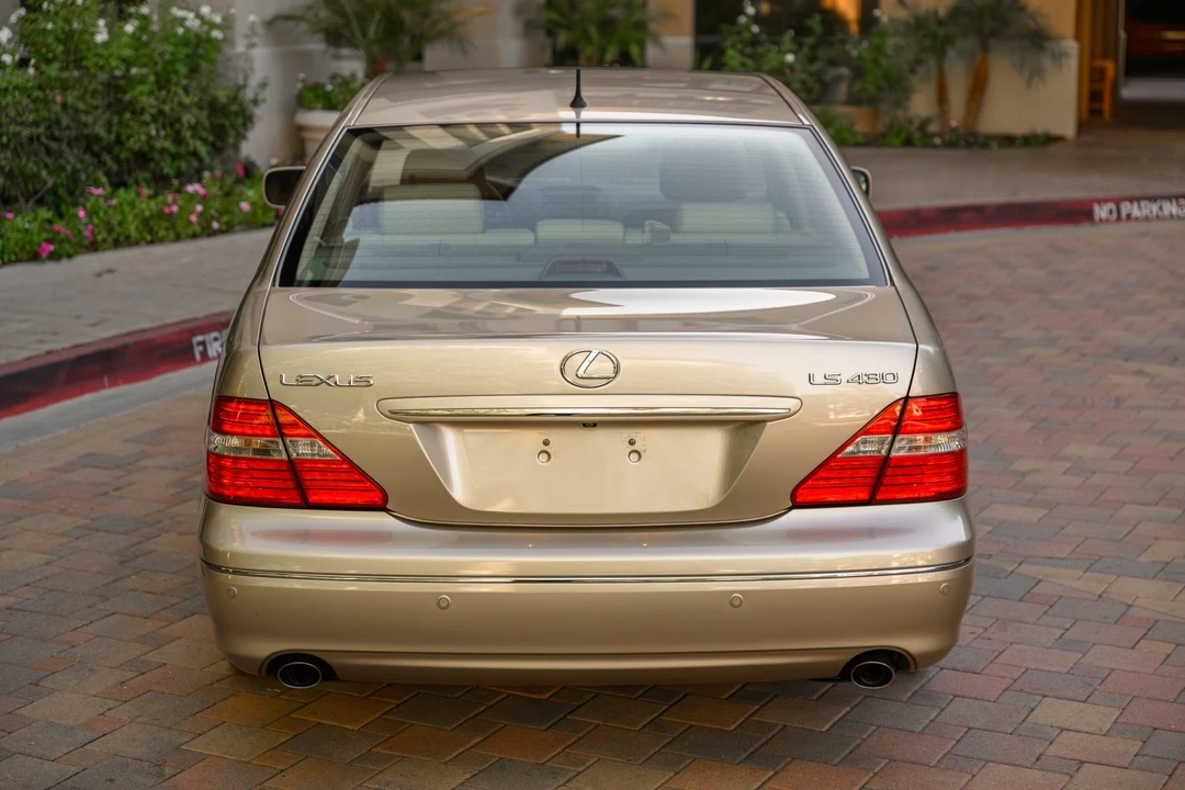 2004 Lexus LS 3rd Gen - Image 17 of 31