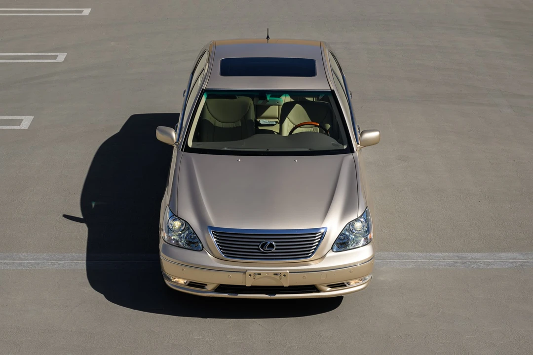 2004 Lexus LS 3rd Gen - Image 22 of 31