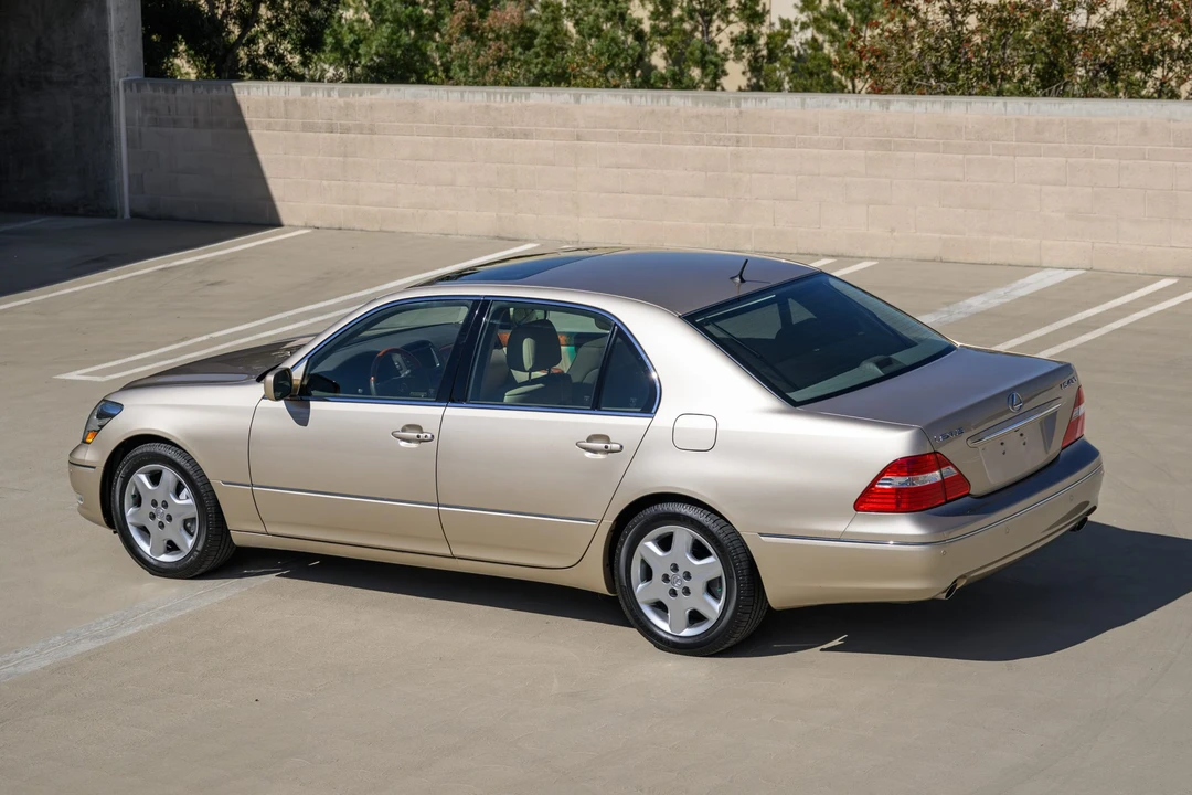 2004 Lexus LS 3rd Gen - Image 23 of 31