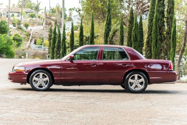 2004 Mercury Marauder - Image 3 of 7