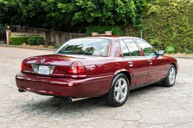 2004 Mercury Marauder - Image 2 of 7