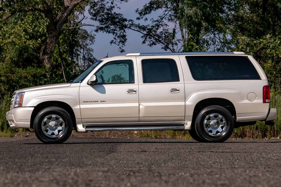 2005 Cadillac Escalade & EXT 2nd Gen - Image 9 of 31