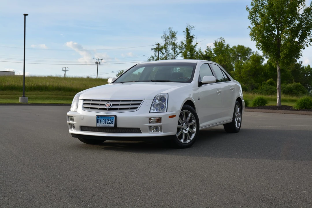 2005 Cadillac STS - Image 9 of 31