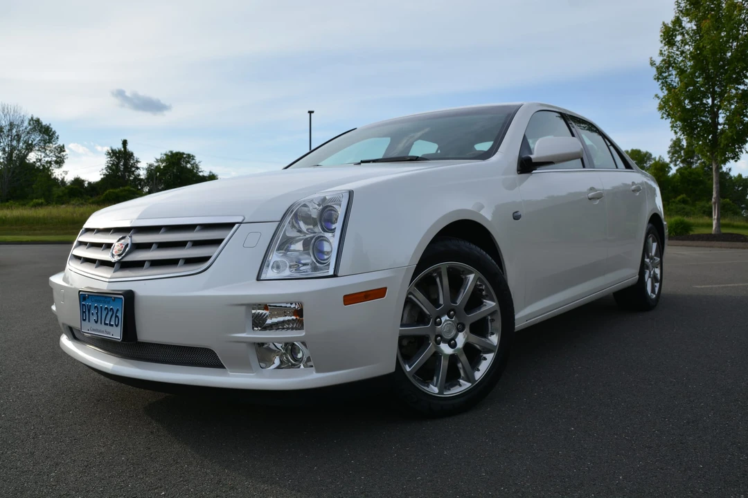2005 Cadillac STS - Image 10 of 31