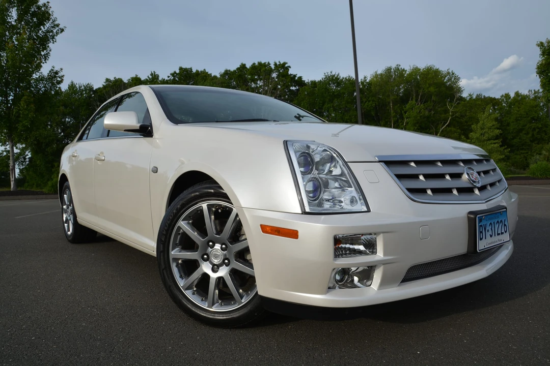 2005 Cadillac STS - Image 25 of 31