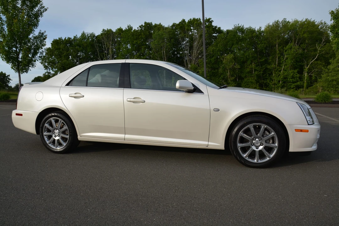 2005 Cadillac STS - Image 28 of 31