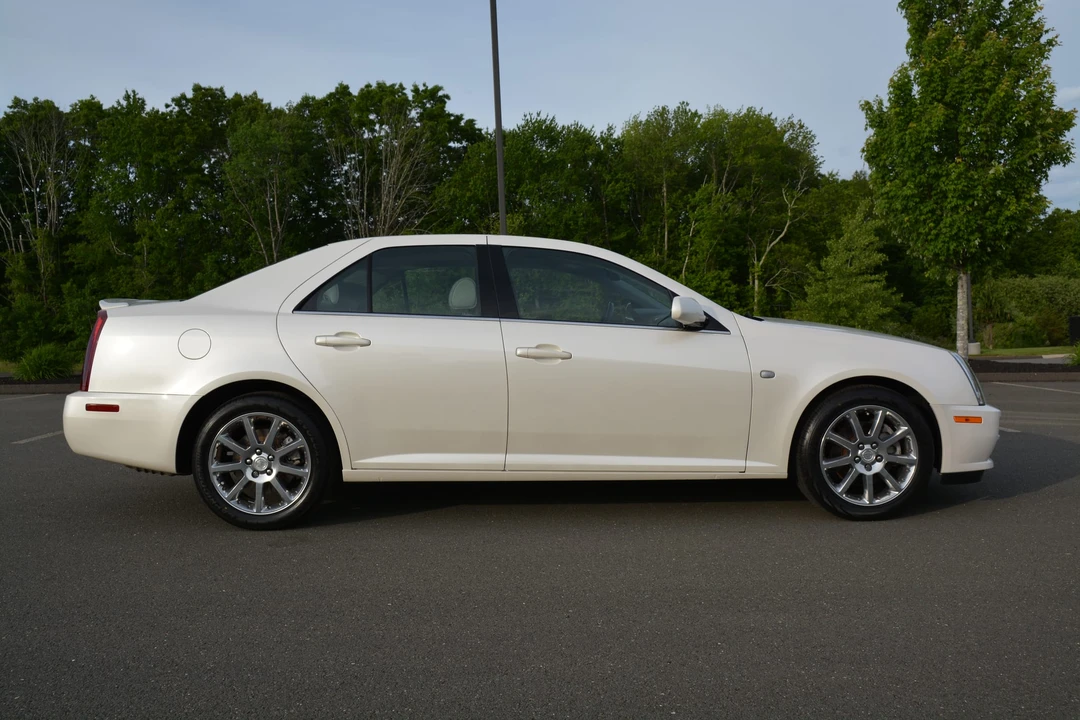 2005 Cadillac STS - Image 27 of 31