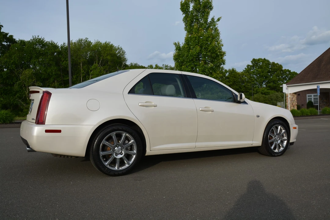 2005 Cadillac STS - Image 29 of 31