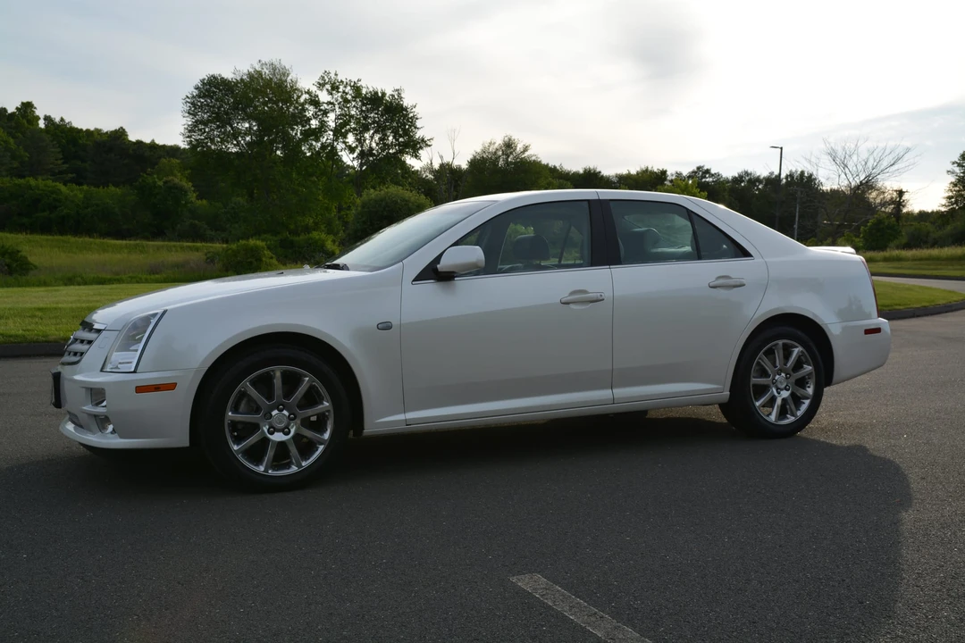 2005 Cadillac STS - Image 2 of 31