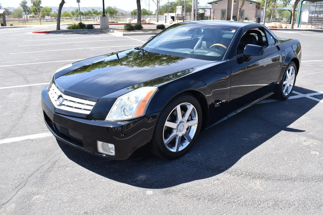2005 Cadillac XLR - Image 2 of 31
