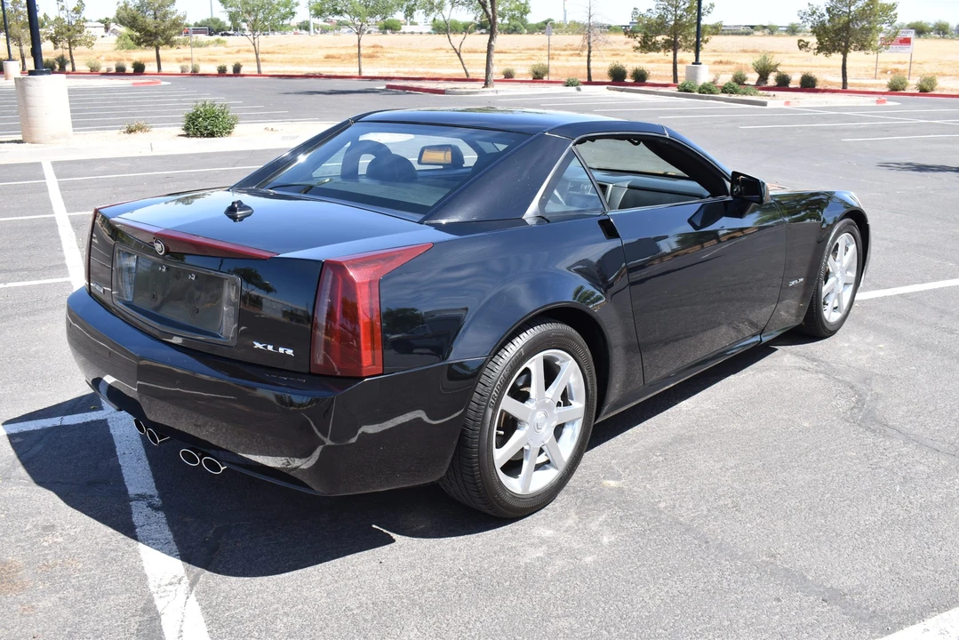 2005 Cadillac XLR - Image 6 of 31