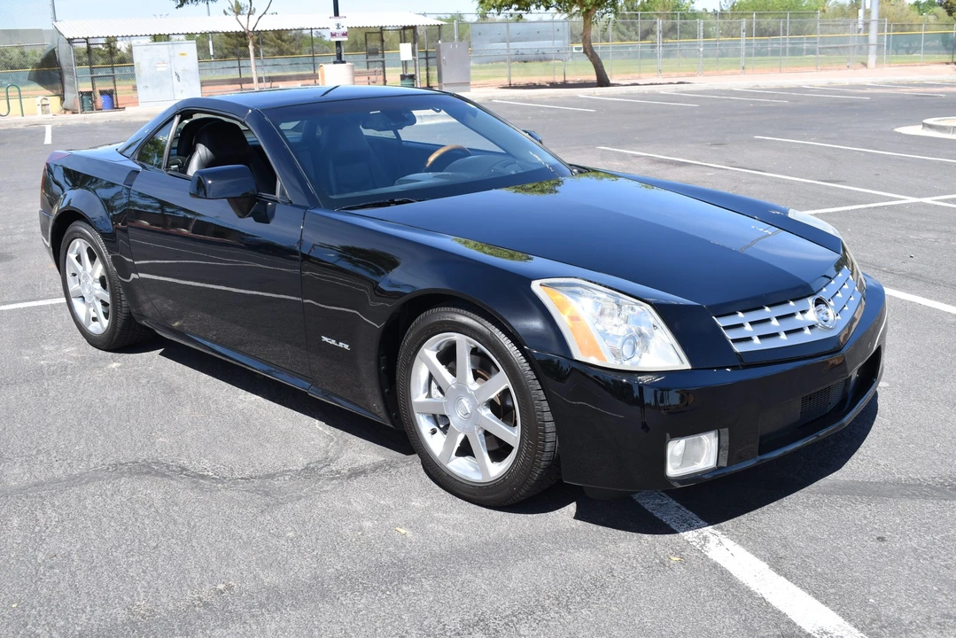 2005 Cadillac XLR - Image 8 of 31