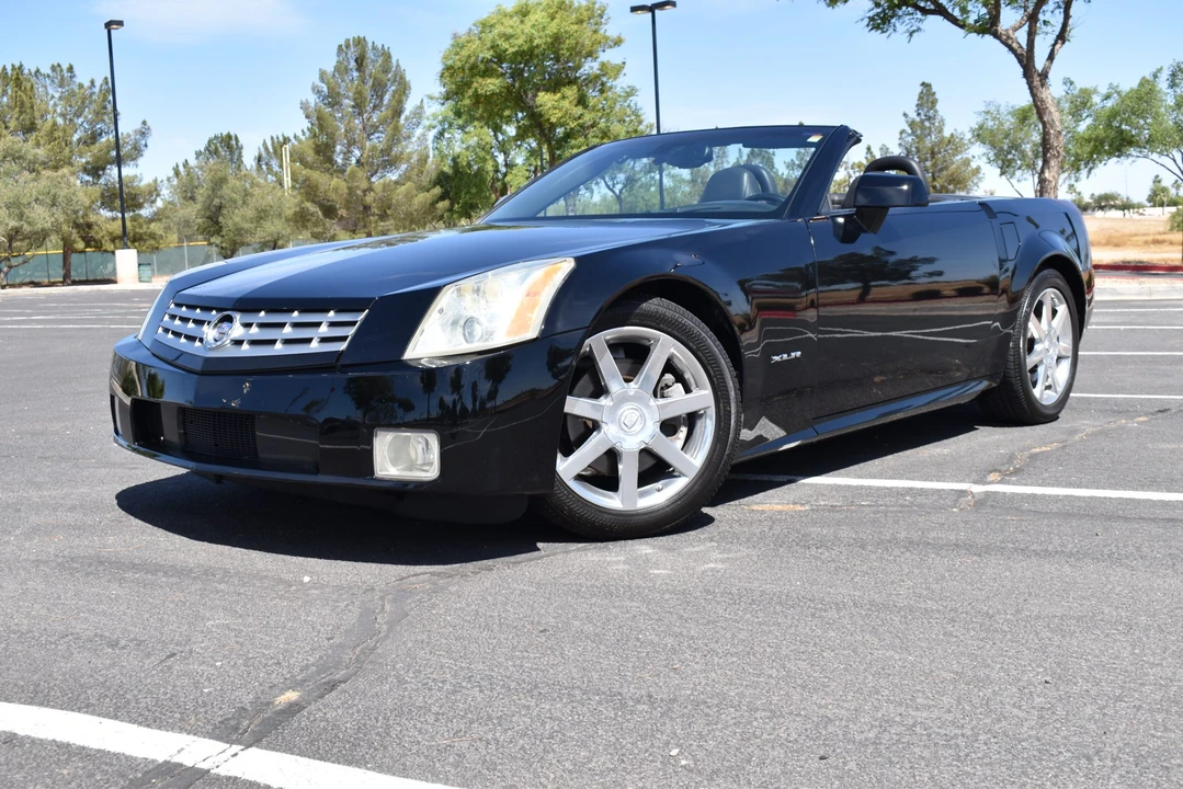2005 Cadillac XLR - Image 9 of 31