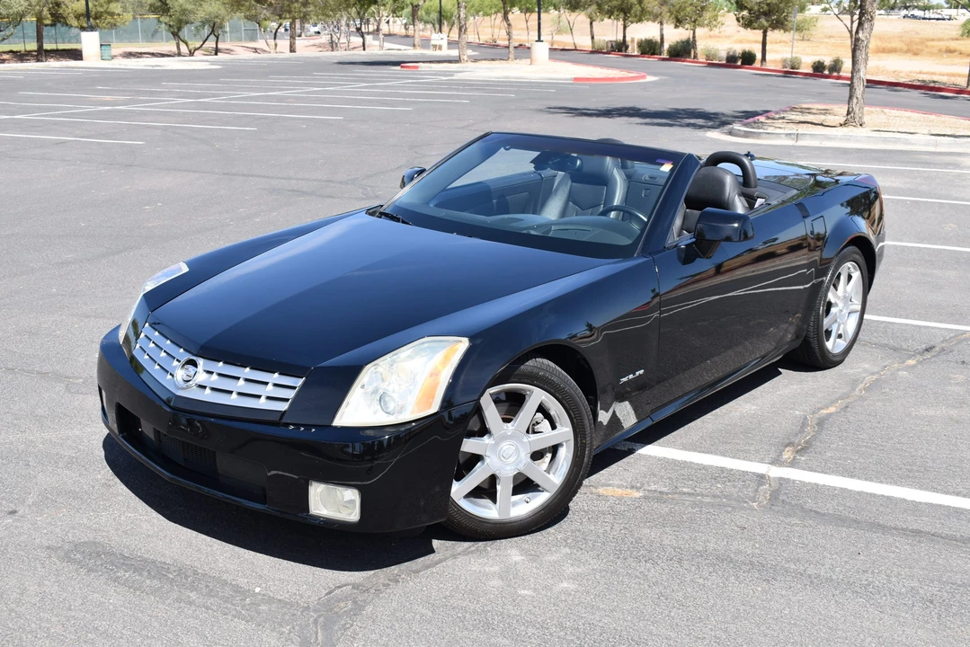 2005 Cadillac XLR - Image 10 of 31