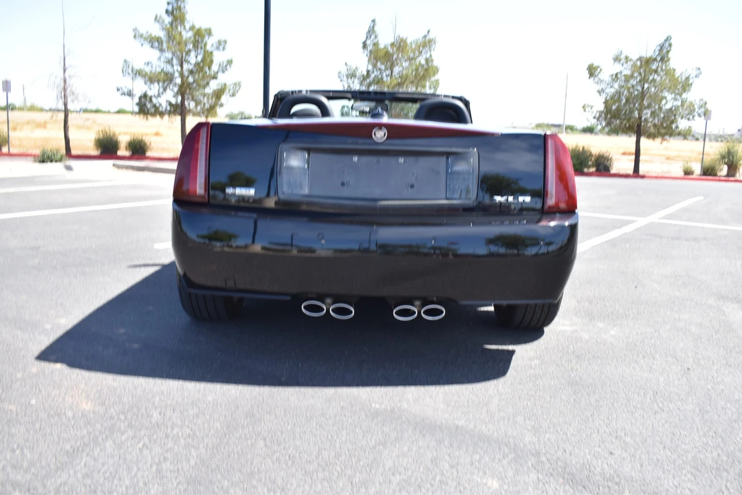 2005 Cadillac XLR - Image 14 of 31