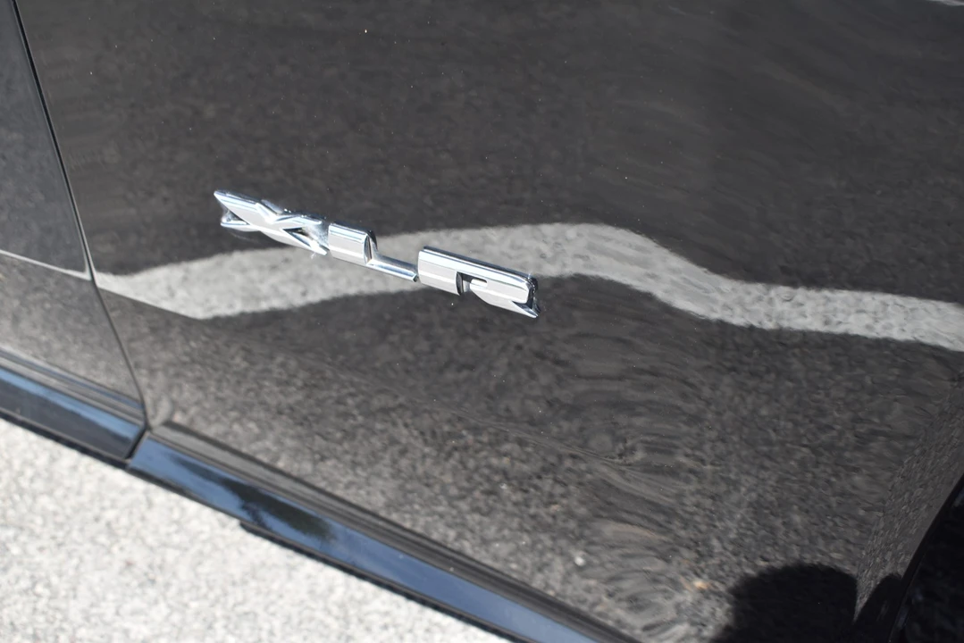 2005 Cadillac XLR - Image 27 of 31