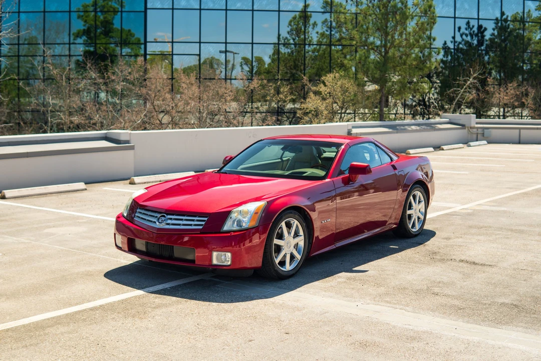 2005 Cadillac XLR - Image 2 of 31
