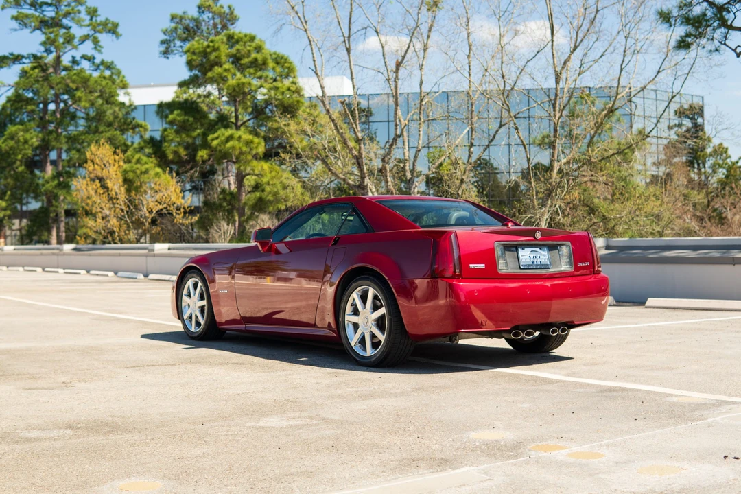 2005 Cadillac XLR - Image 5 of 31