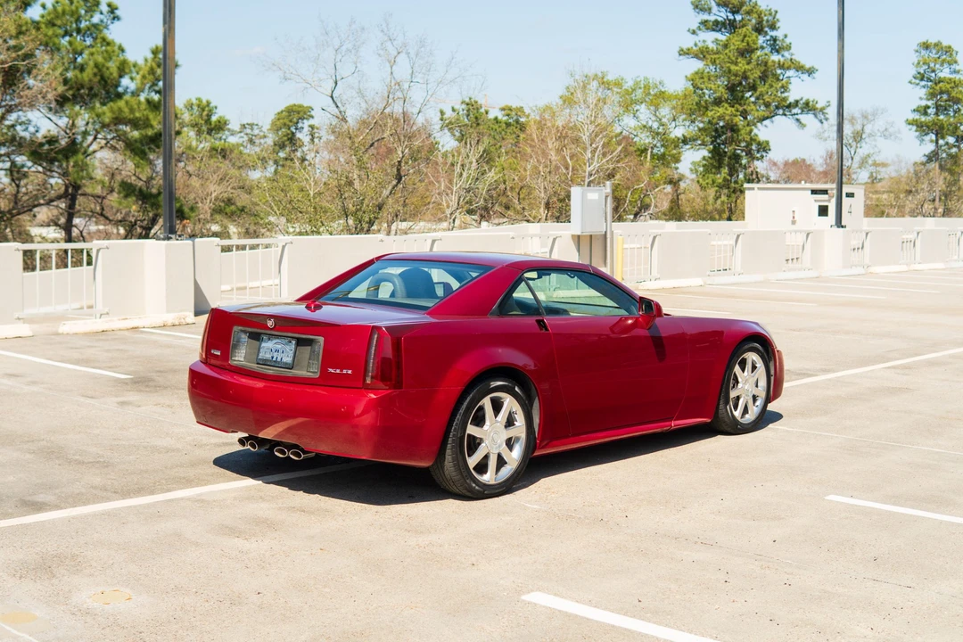 2005 Cadillac XLR - Image 11 of 31