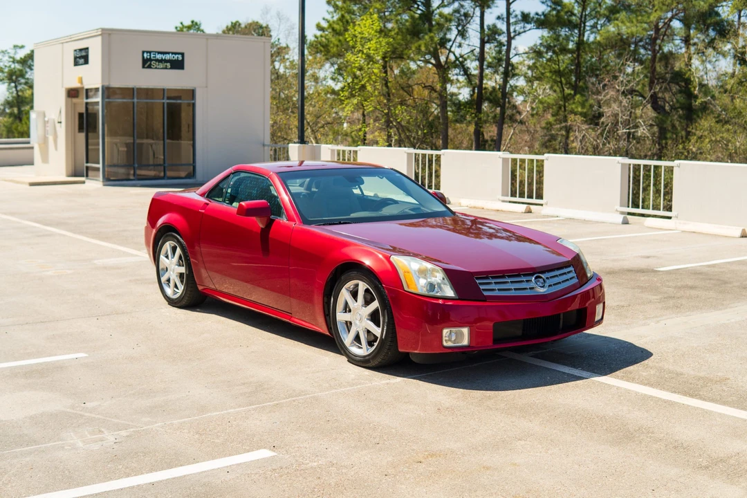 2005 Cadillac XLR - Image 13 of 31