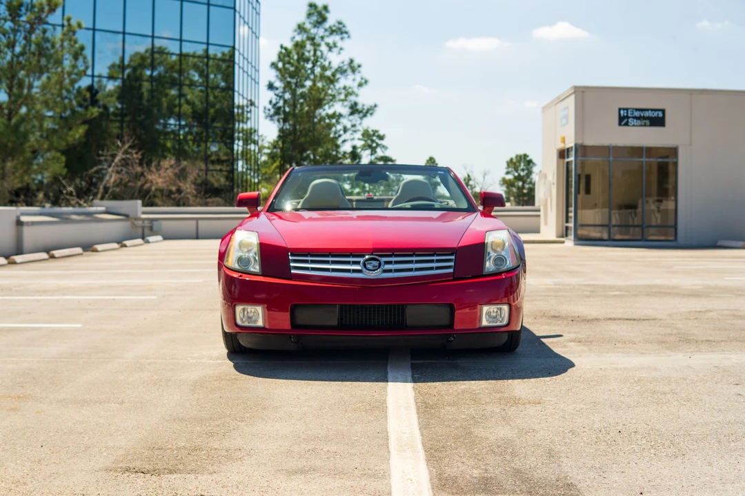 2005 Cadillac XLR - Image 18 of 31