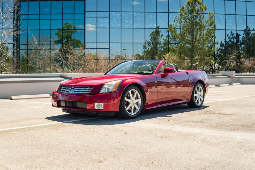 2005 Cadillac XLR - Image 21 of 31