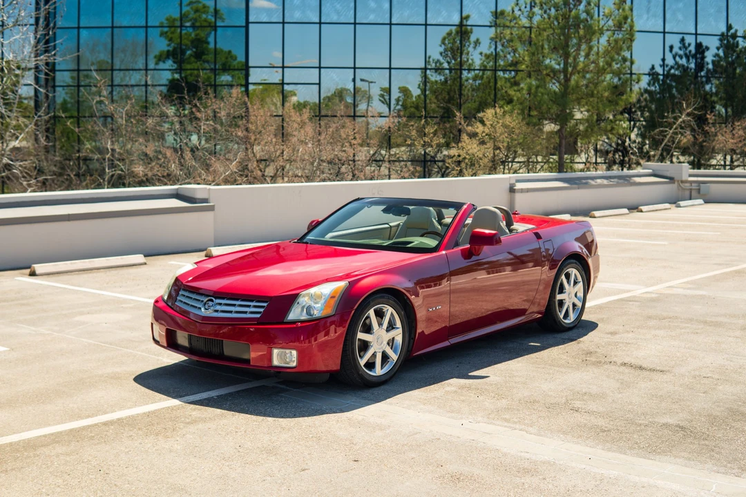 2005 Cadillac XLR - Image 20 of 31