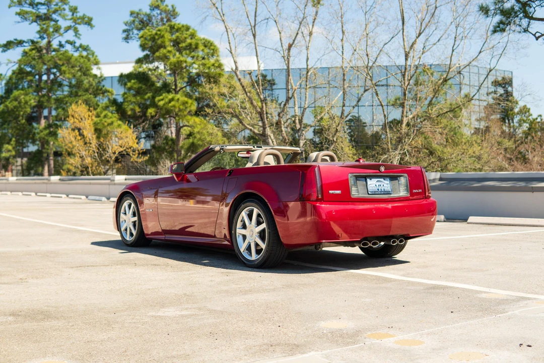 2005 Cadillac XLR - Image 23 of 31