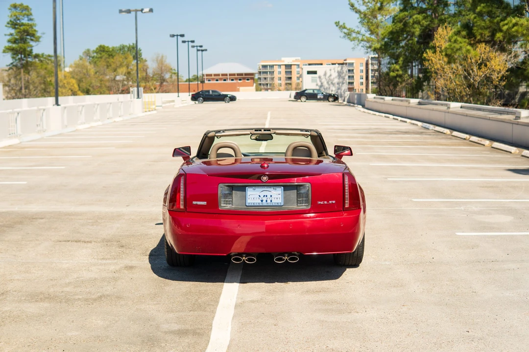 2005 Cadillac XLR - Image 27 of 31