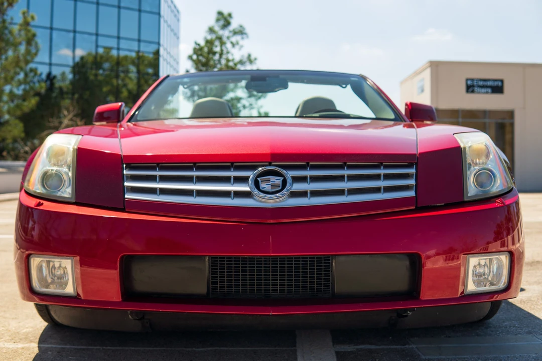 2005 Cadillac XLR - Image 16 of 31