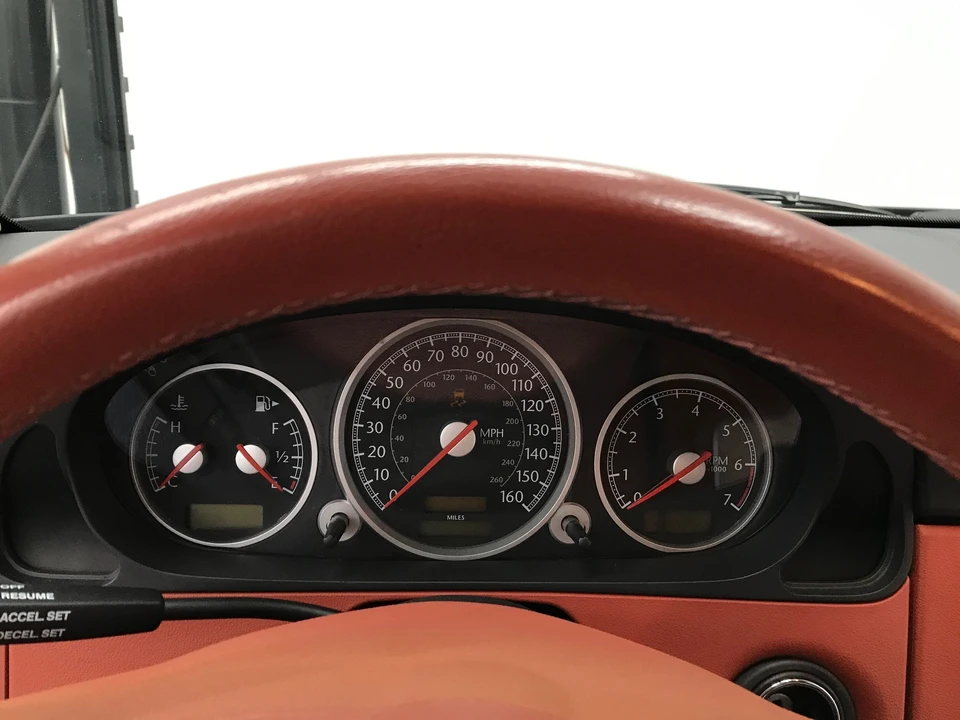 2005 Chrysler Crossfire - Image 27 of 31
