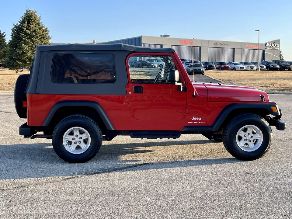 2005 Jeep TJ Wrangler - Image 17 of 31