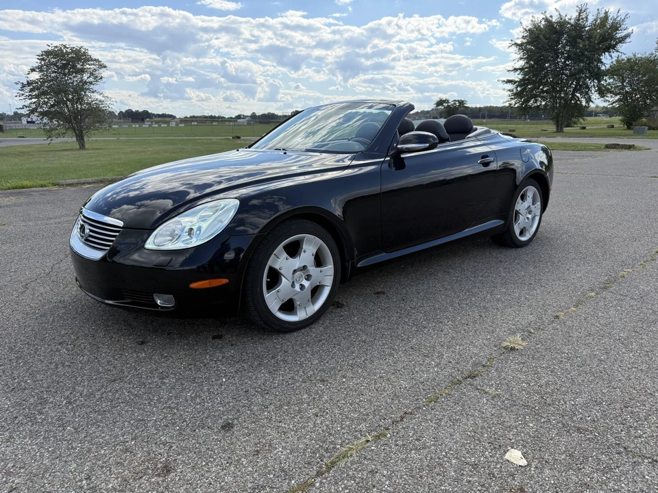 2005 Lexus SC430 - Image 2 of 31