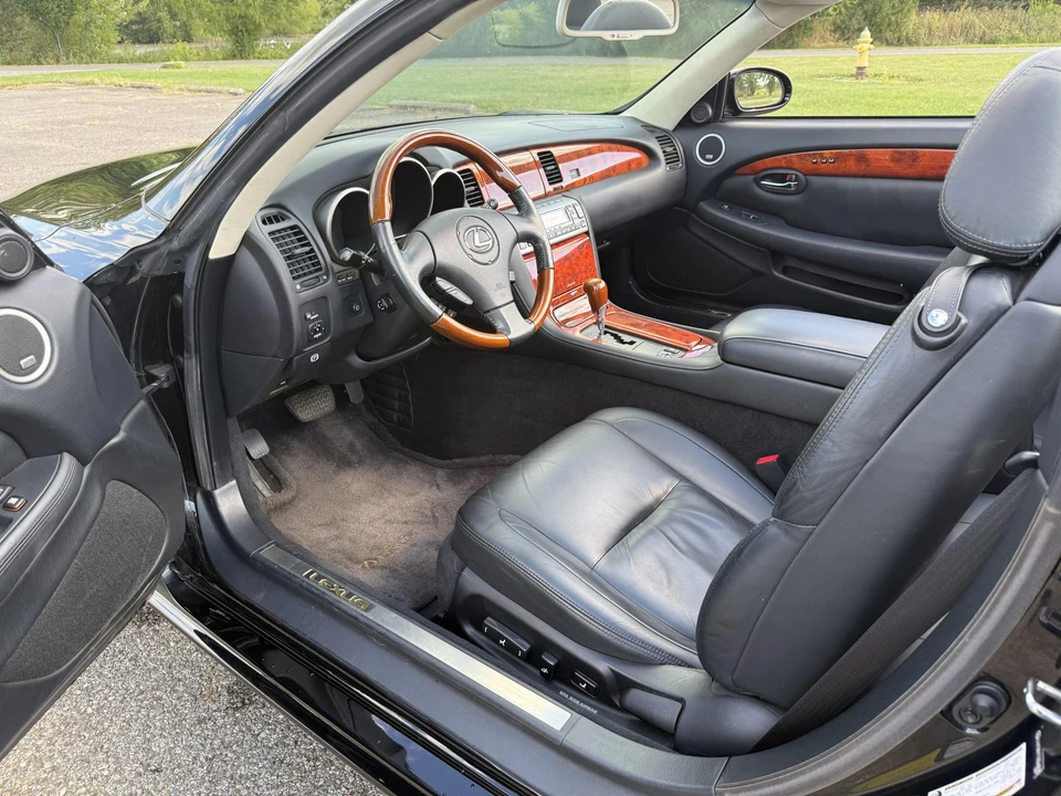 2005 Lexus SC430 - Image 29 of 31
