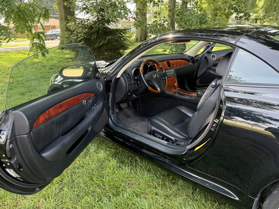 2005 Lexus SC430 - Image 30 of 31