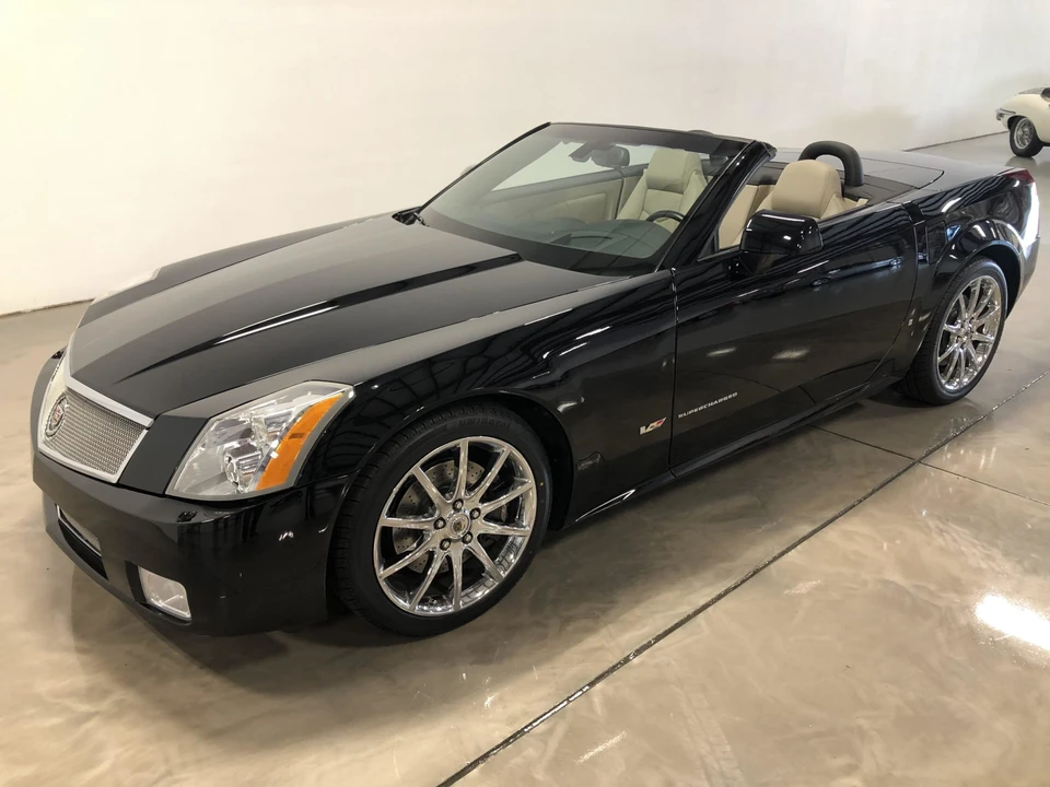 2006 Cadillac XLR-V - Image 3 of 31
