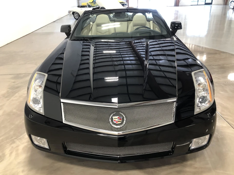2006 Cadillac XLR-V - Image 22 of 31